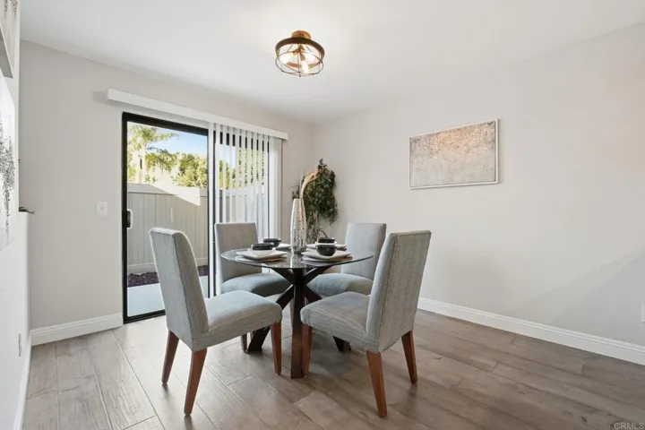 374 Forest Place, Vista, California 92083