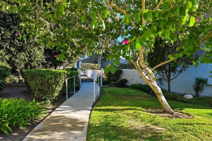 374 Forest Place, Vista, California 92083