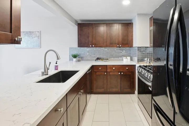 374 Forest Place, Vista, California 92083