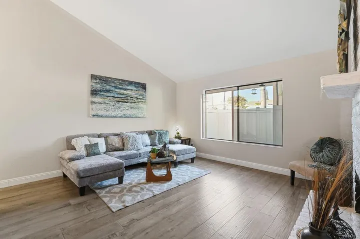 374 Forest Place, Vista, California 92083