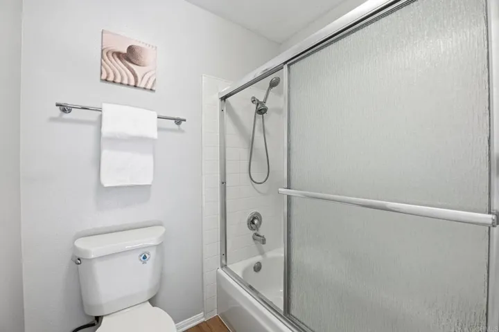 374 Forest Place, Vista, California 92083