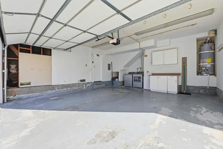 374 Forest Place, Vista, California 92083