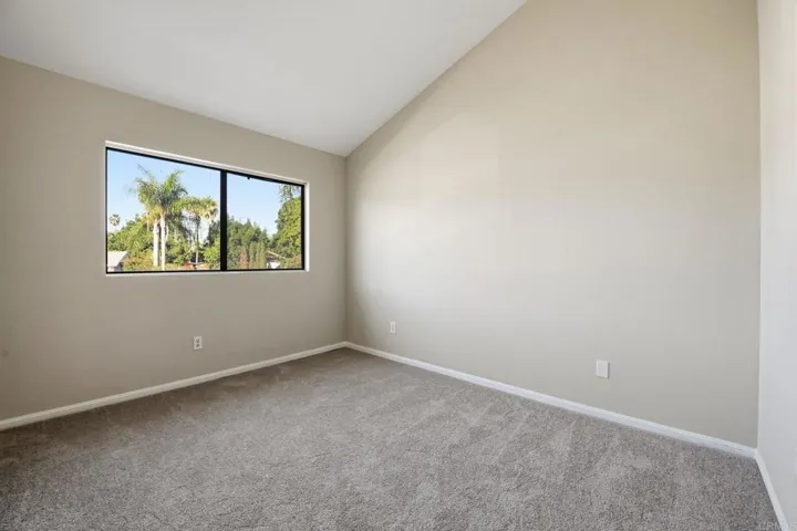 374 Forest Place, Vista, California 92083