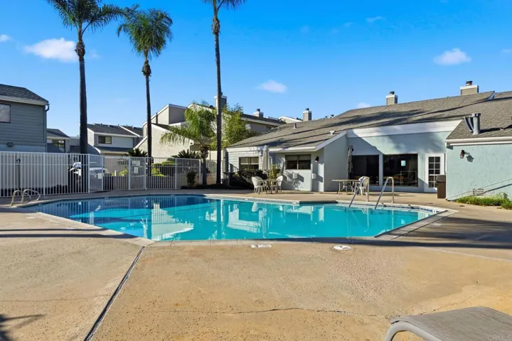 374 Forest Place, Vista, California 92083