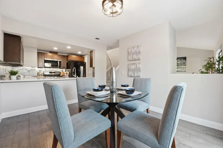 374 Forest Place, Vista, California 92083