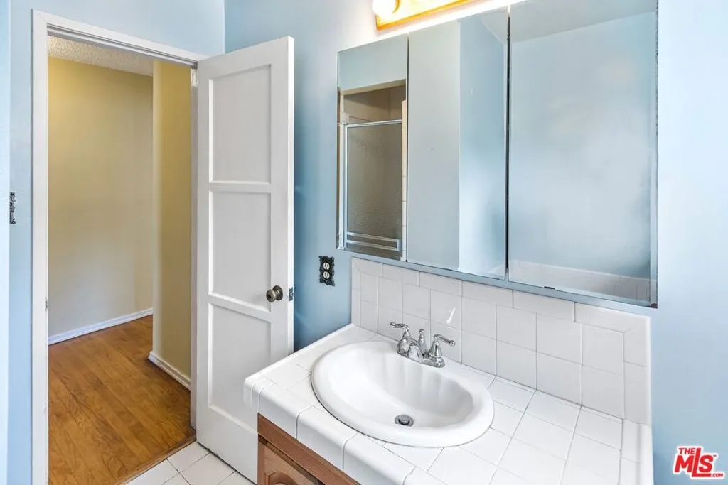 3833 Coolidge Avenue, Los Angeles, California 90066 home-pic-15