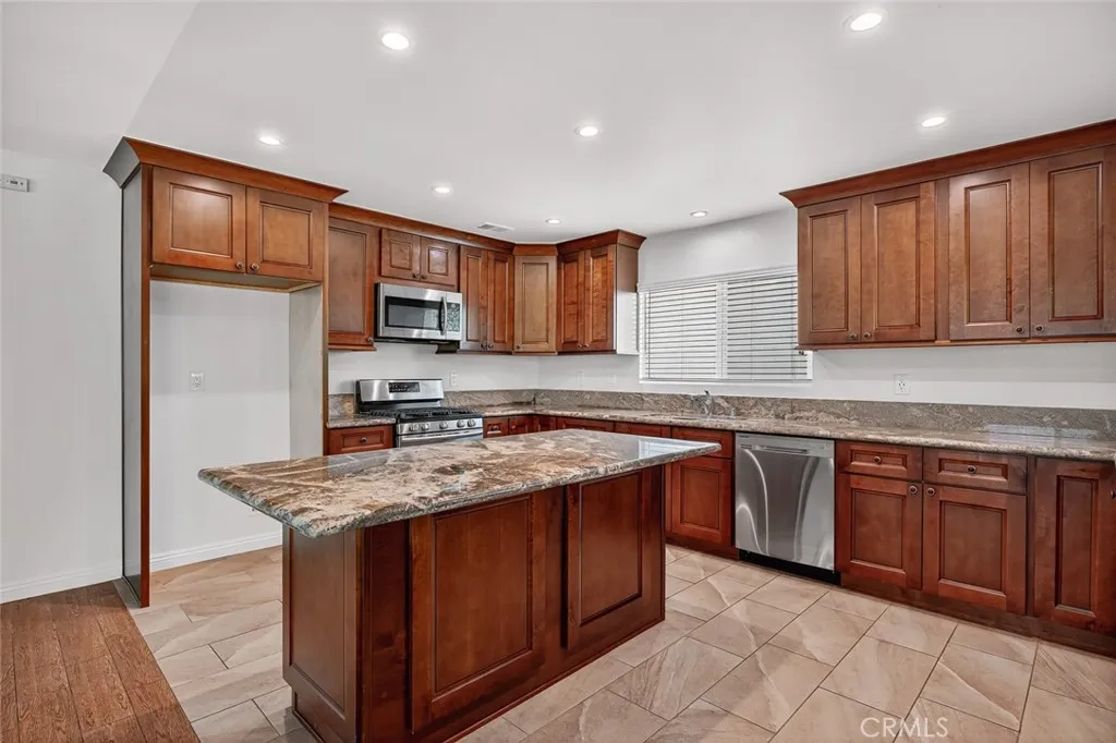 6633 E Paseo Del Norte, Anaheim Hills, California 92807 home-pic-2