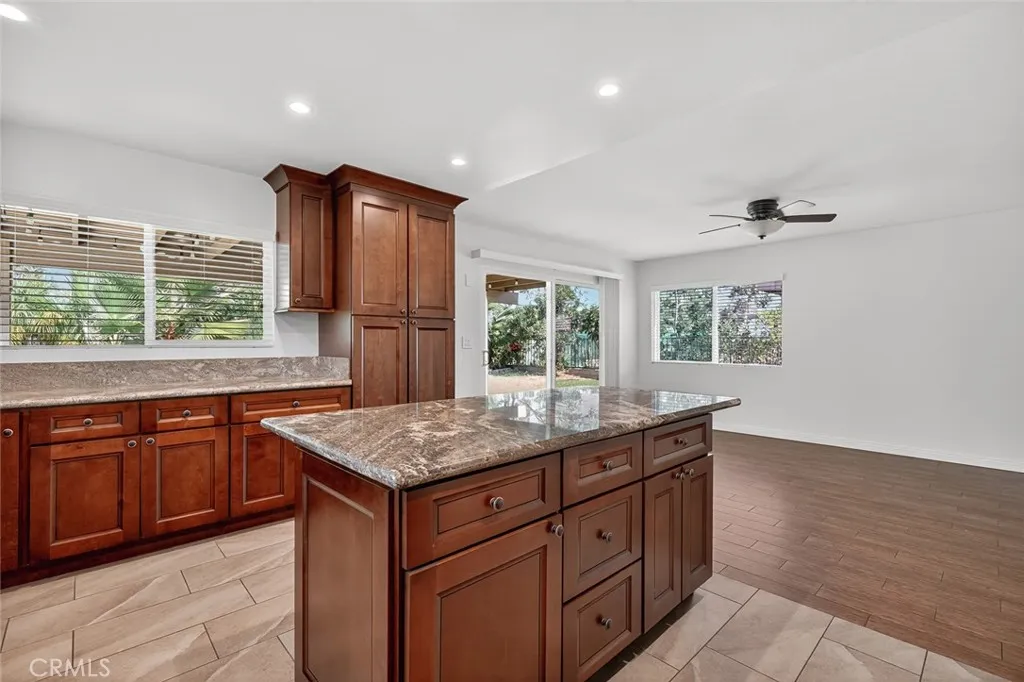 6633 E Paseo Del Norte, Anaheim Hills, California 92807 home-pic-16