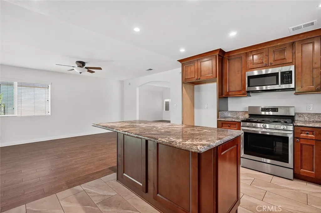 6633 E Paseo Del Norte, Anaheim Hills, California 92807 home-pic-15