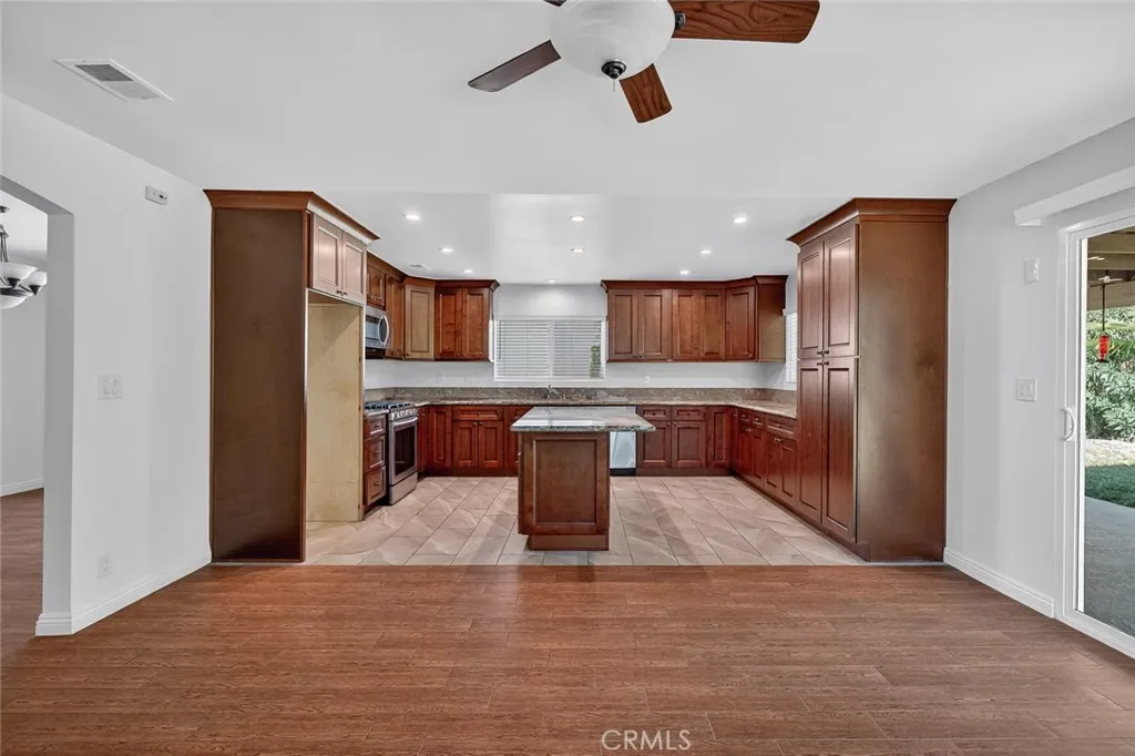 6633 E Paseo Del Norte, Anaheim Hills, California 92807 home-pic-12
