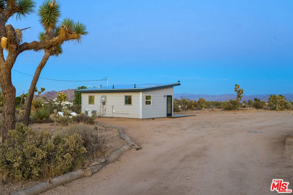 58728 Wilhart Drive, Yucca Valley, California 92284 home-pic-19