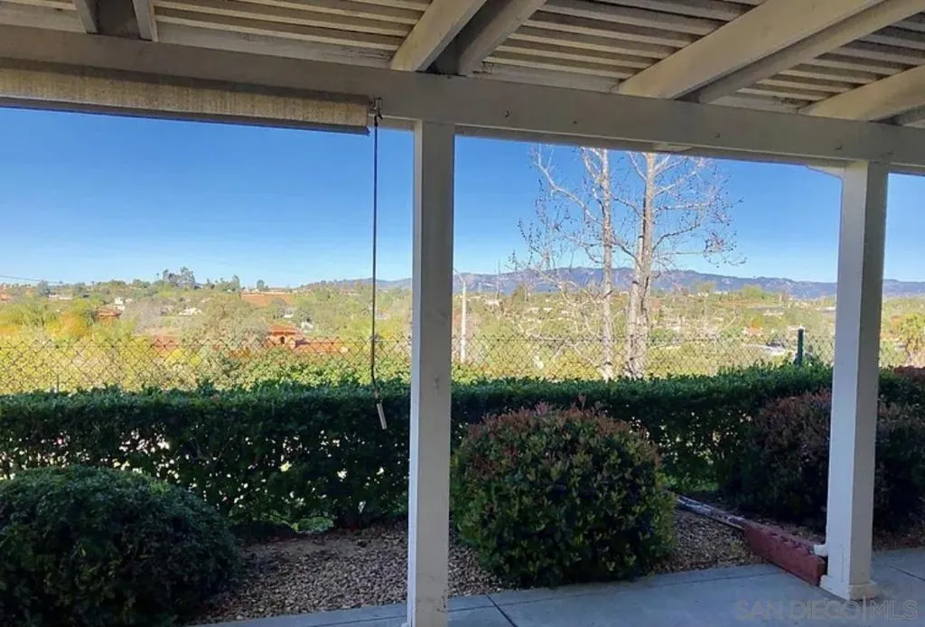 1089 Ridge Heights, Fallbrook, California 92028 home-pic-0