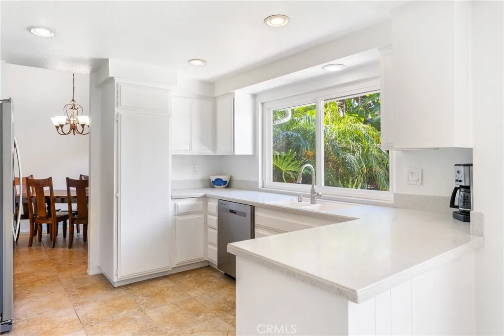 2204 Recodo Court, Carlsbad, California 92009 home-pic-12