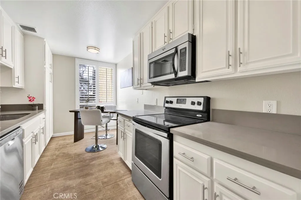 4040 Via Marisol 120, Highland Park, California 90042 home-pic-9