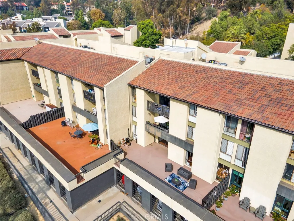 4040 Via Marisol 120, Los Angeles, California 90042 home-pic-33