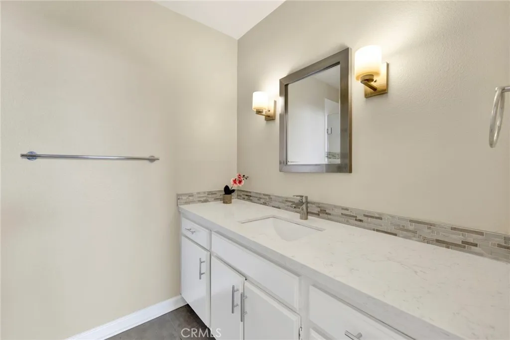 4040 Via Marisol 120, Highland Park, California 90042 home-pic-17