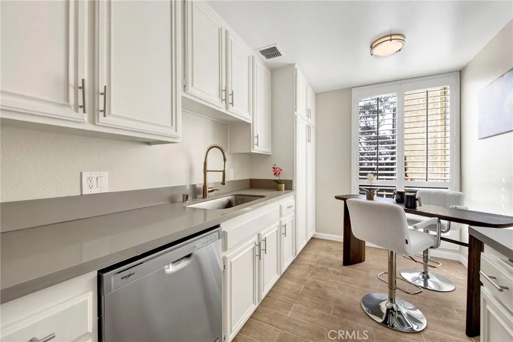 4040 Via Marisol 120, Highland Park, California 90042 home-pic-10