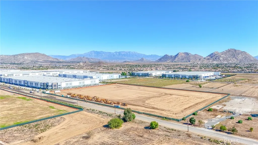 2820 Lake View, Perris, California 92571 home-pic-28