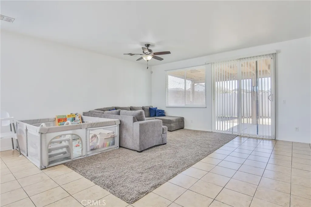 2820 Lake View, Perris, California 92571 home-pic-5