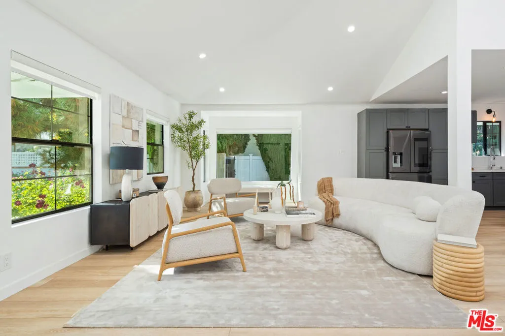 15247 Sutton Street, Sherman Oaks, California 91403 home-pic-7