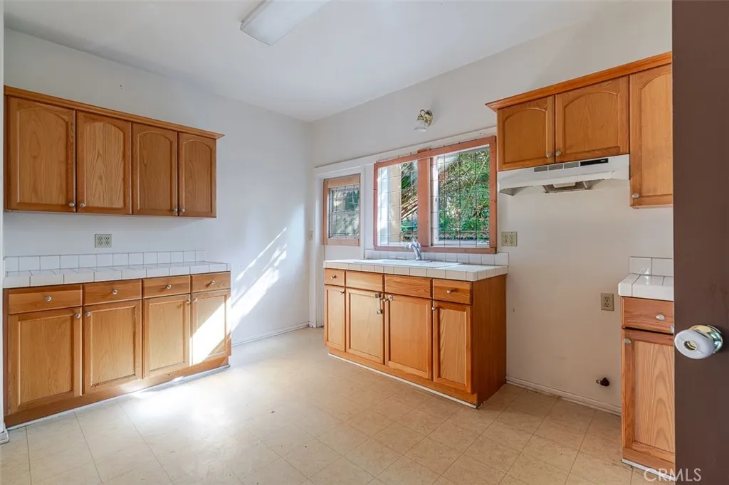 584 Saint John, Pasadena, California 91105 home-pic-18