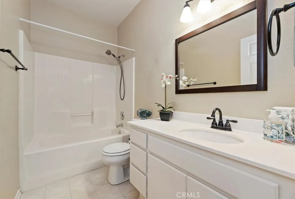 40053 Corte Fortuna, Murrieta, California 92562 home-pic-18