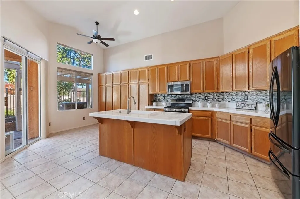 40053 Corte Fortuna, Murrieta, California 92562 home-pic-14