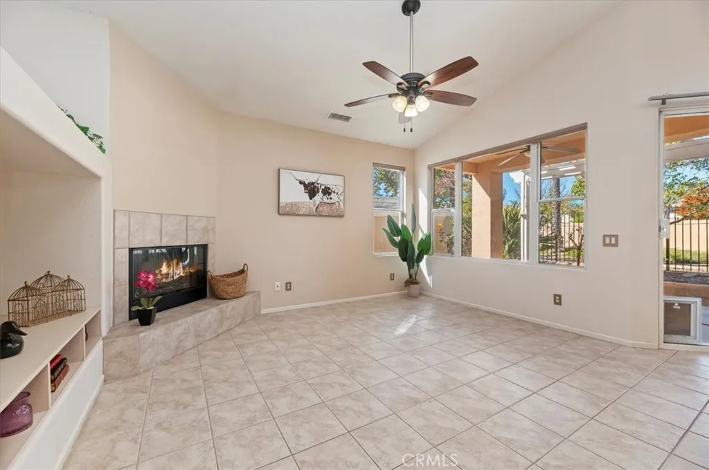 40053 Corte Fortuna, Murrieta, California 92562 home-pic-10