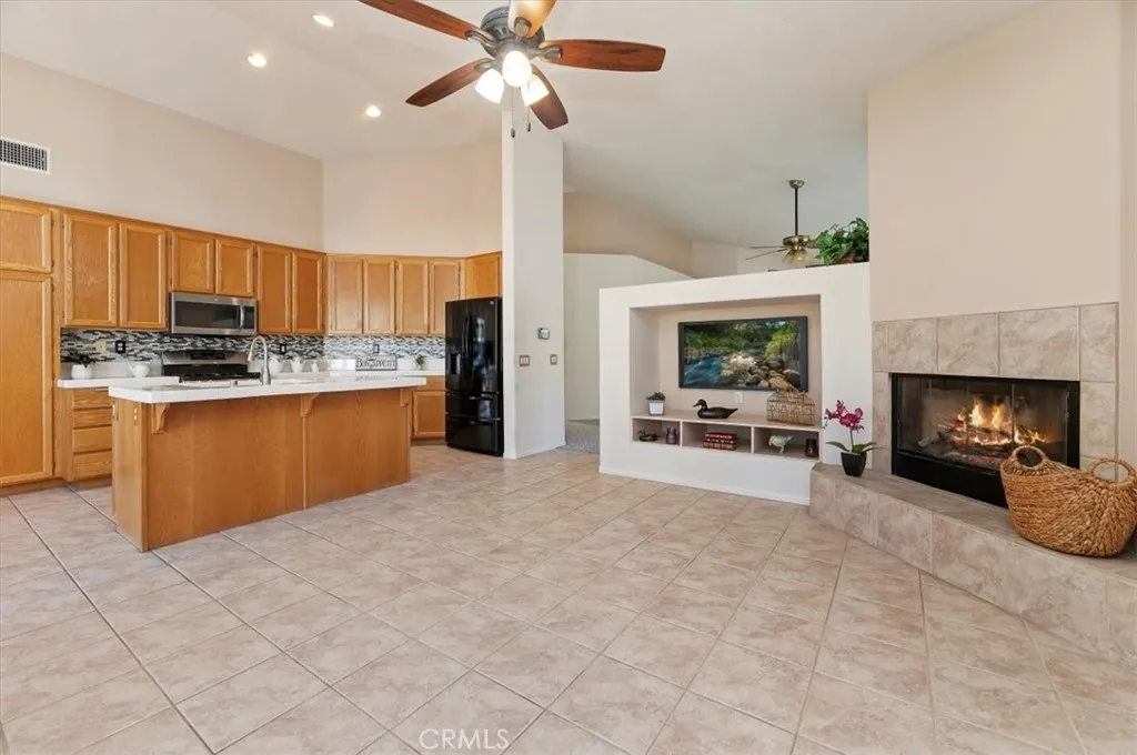40053 Corte Fortuna, Murrieta, California 92562 home-pic-12