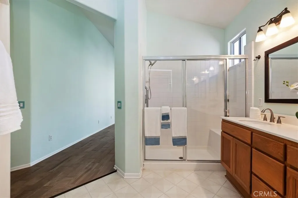 40053 Corte Fortuna, Murrieta, California 92562 home-pic-24