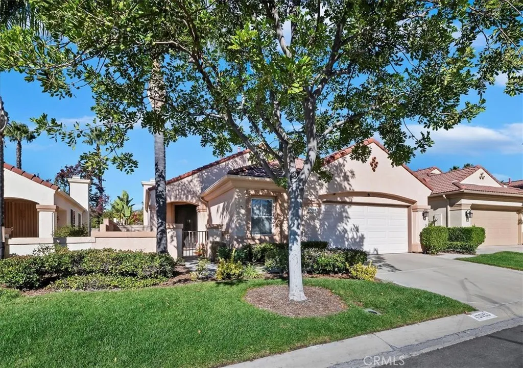 40053 Corte Fortuna, Murrieta, California 92562 home-pic-2