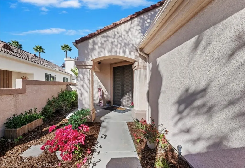 40053 Corte Fortuna, Murrieta, California 92562 home-pic-5