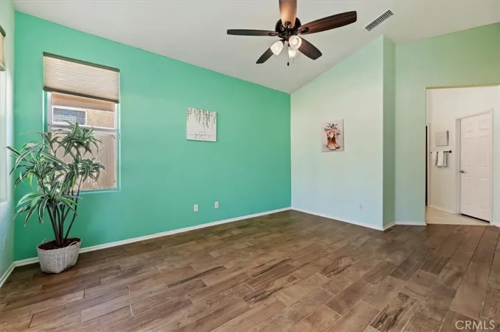 Primary bedroom - opposite view