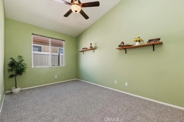 Bedroom/Den (no closet)