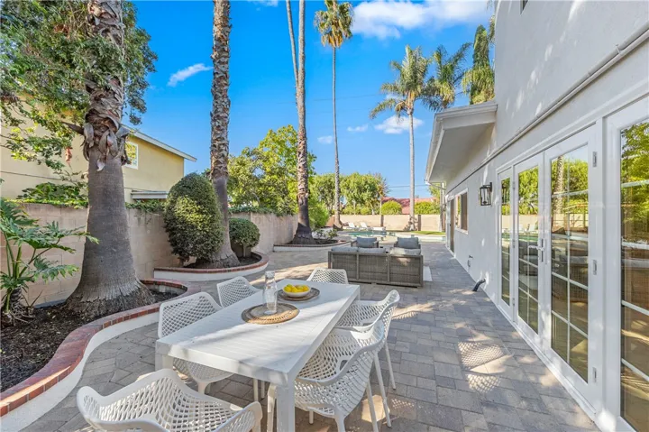3493 San Marino Circle, Costa Mesa, California 92626