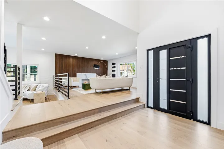 3493 San Marino Circle, Costa Mesa, California 92626