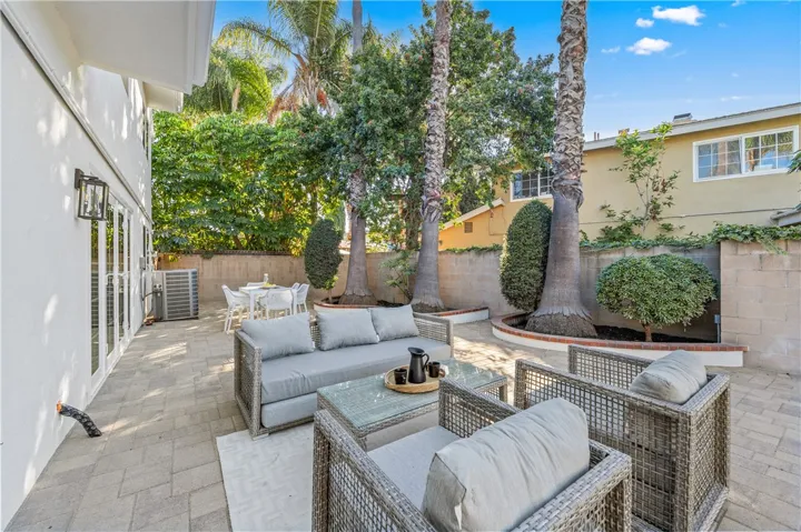 3493 San Marino Circle, Costa Mesa, California 92626