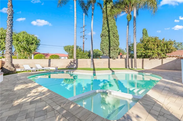 3493 San Marino Circle, Costa Mesa, California 92626