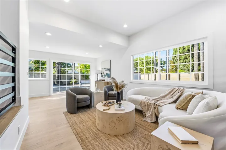 3493 San Marino Circle, Costa Mesa, California 92626