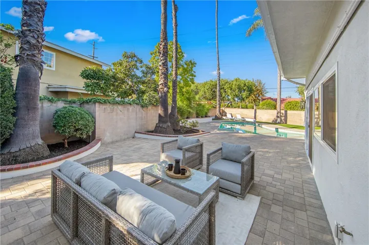 3493 San Marino Circle, Costa Mesa, California 92626