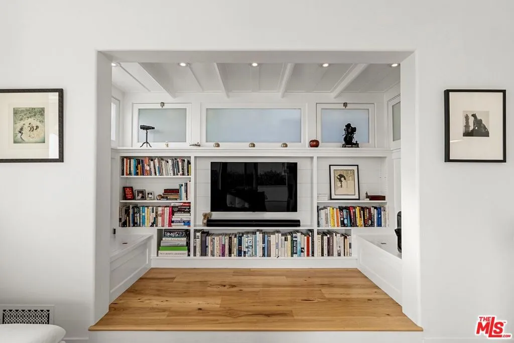 2002 Hillcrest Road, Los Angeles, California 90068 home-pic-12