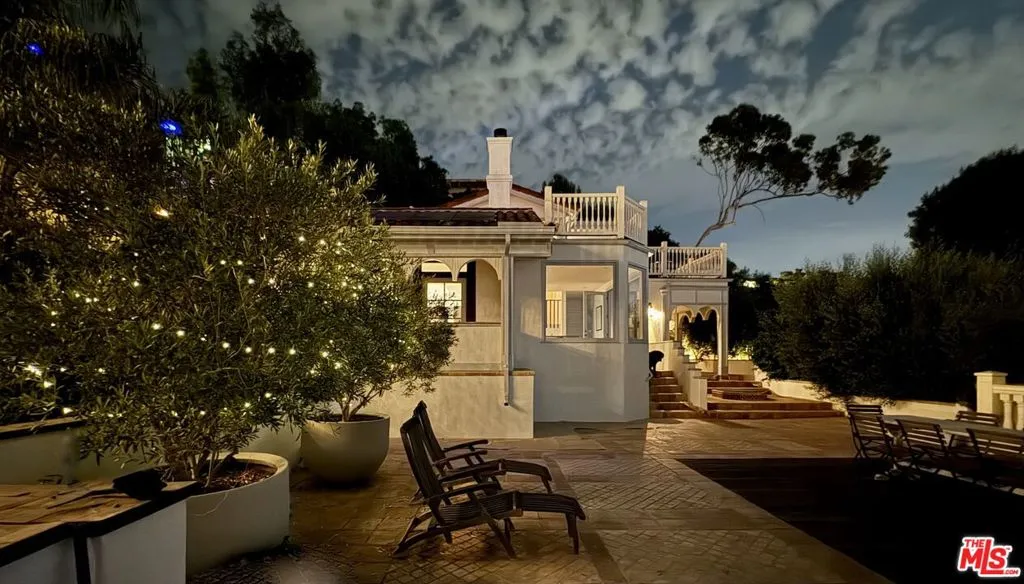 2002 Hillcrest Road, Los Angeles, California 90068 home-pic-37