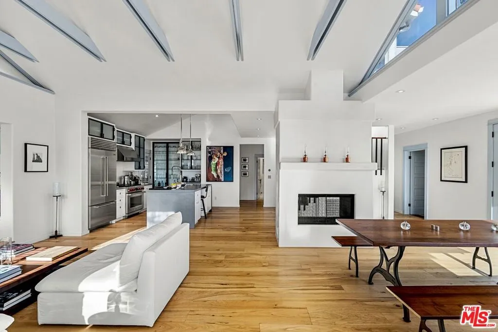 2002 Hillcrest Road, Los Angeles, California 90068 home-pic-10