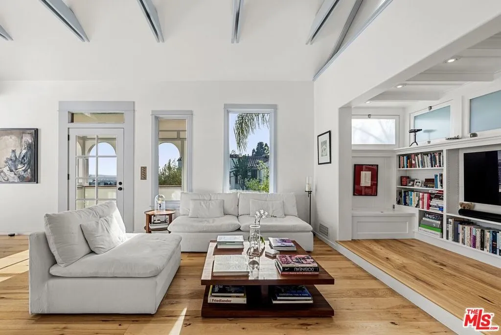 2002 Hillcrest Road, Los Angeles, California 90068 home-pic-13
