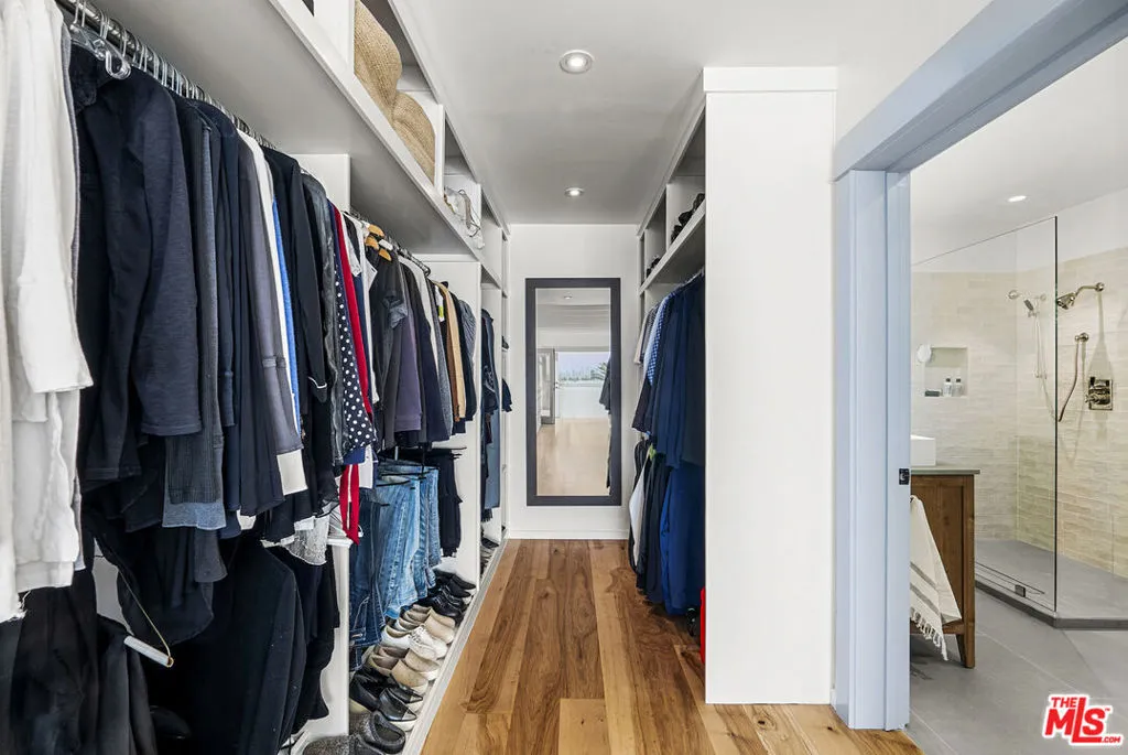 2002 Hillcrest Road, Los Angeles, California 90068 home-pic-29