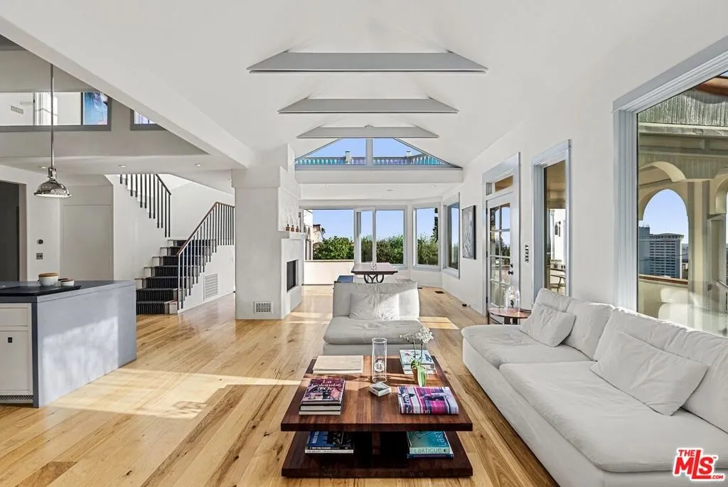 2002 Hillcrest Road, Los Angeles, California 90068 home-pic-14