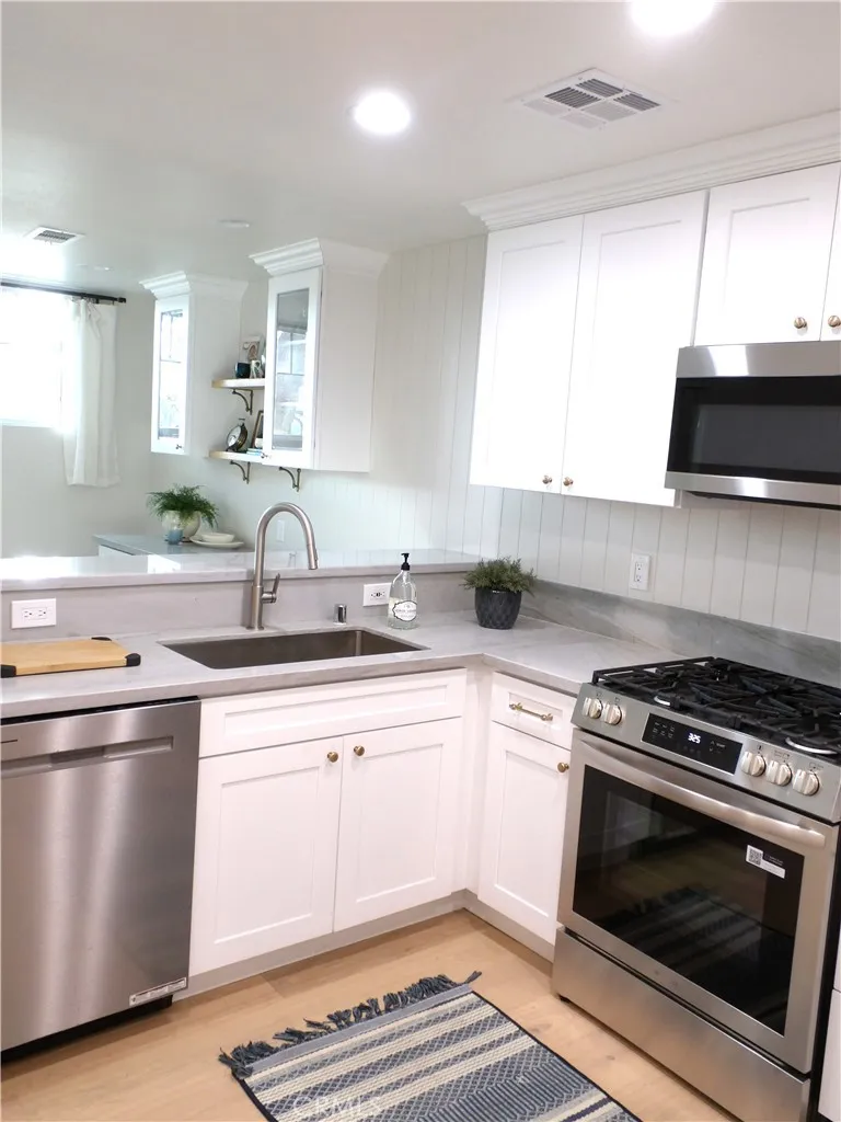 515 Orange Grove Place, Pasadena, California 91103 home-pic-17