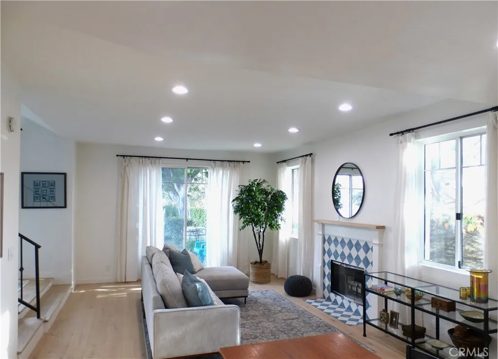 515 Orange Grove Place, Pasadena, California 91103 home-pic-6