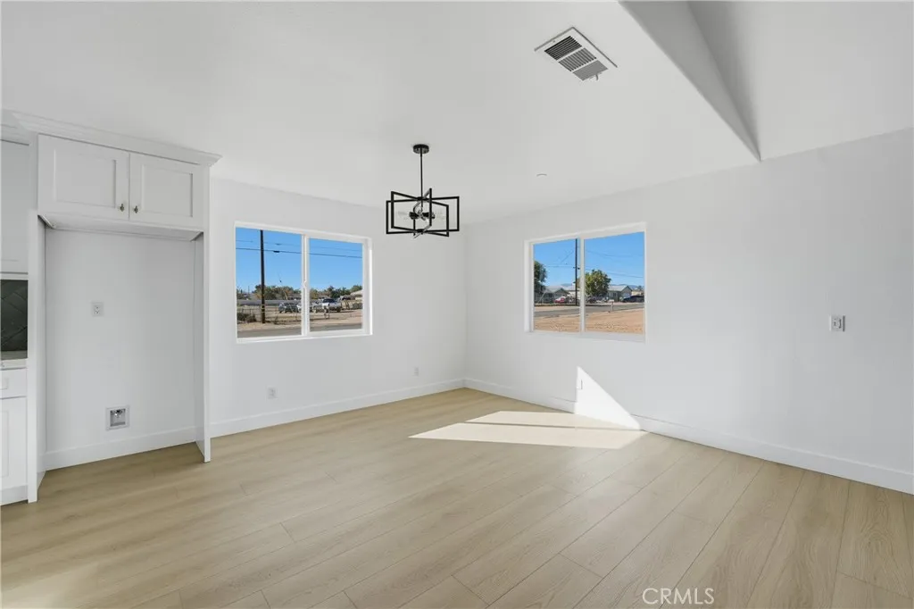 11412 Calcite Street, Hesperia, California 92345 home-pic-8