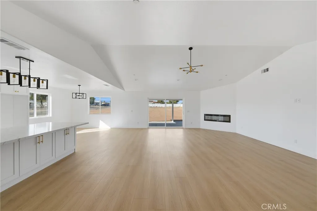 11412 Calcite Street, Hesperia, California 92345 home-pic-18